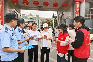 16岁库巴西巴萨一线队登场，是哈维手下第16位完成首秀梯队球员